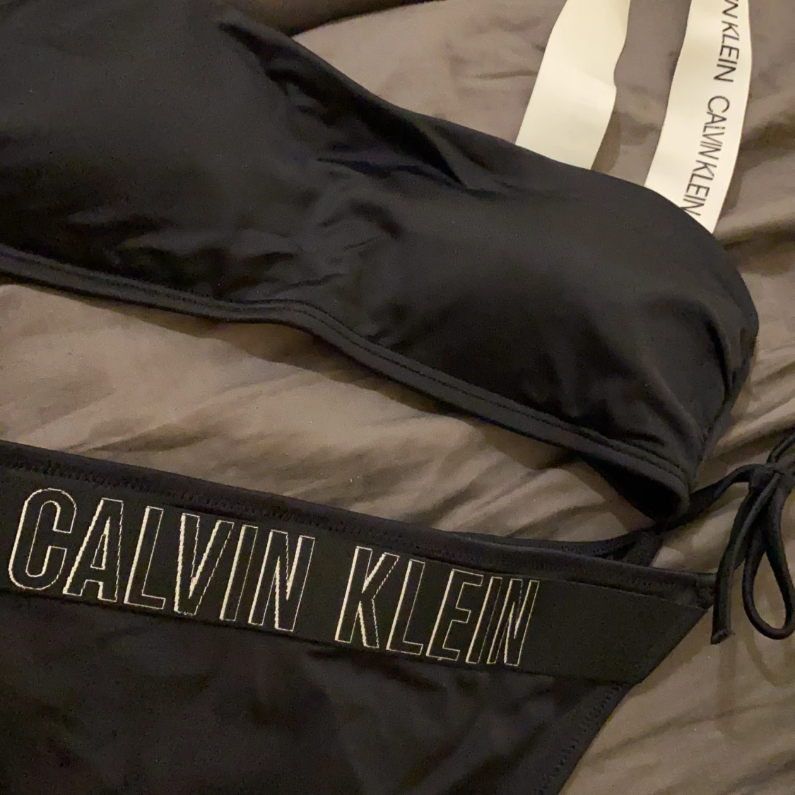 Helt nytt bikiniset  - 90