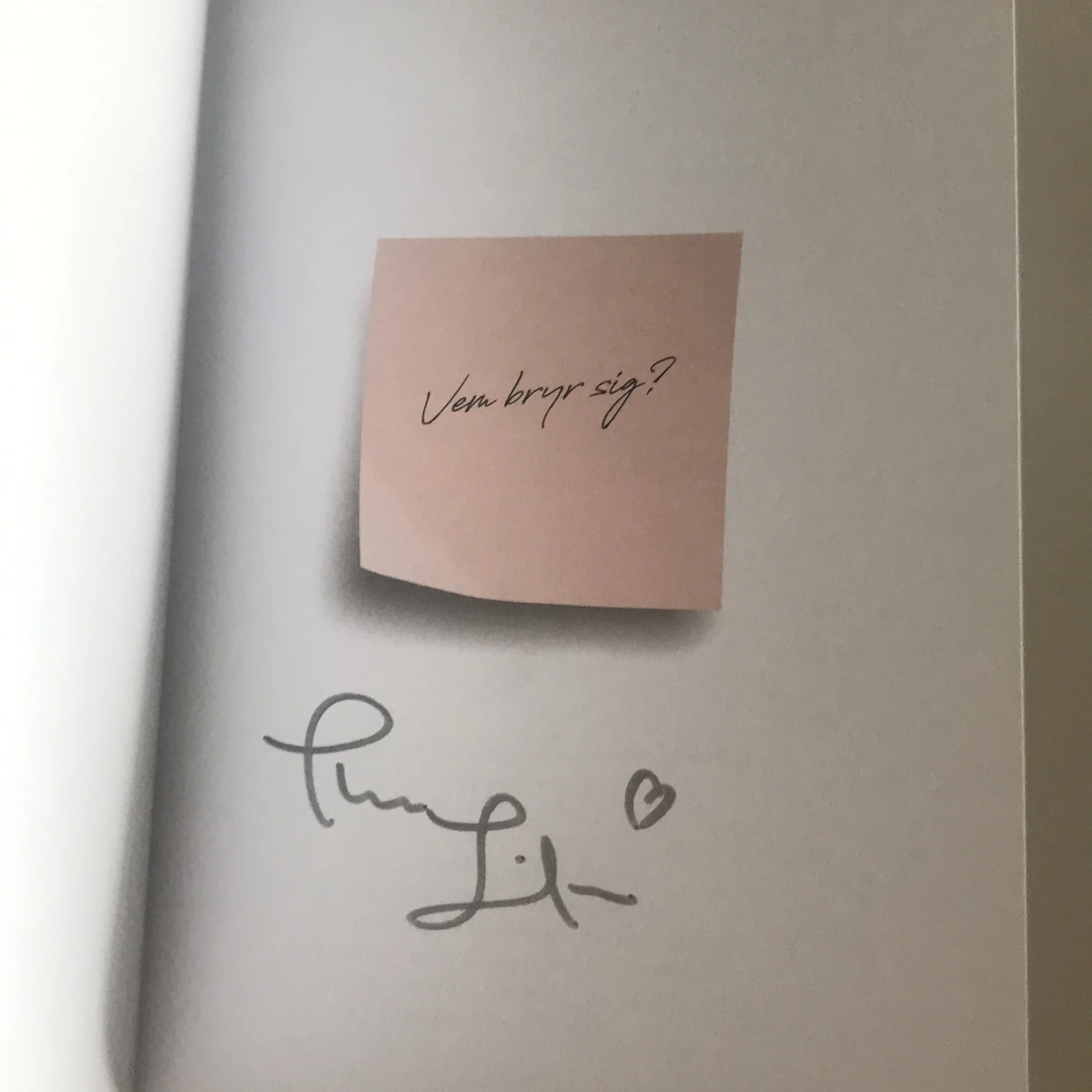 Vem bryr sig? Signerat ex✨ - 90