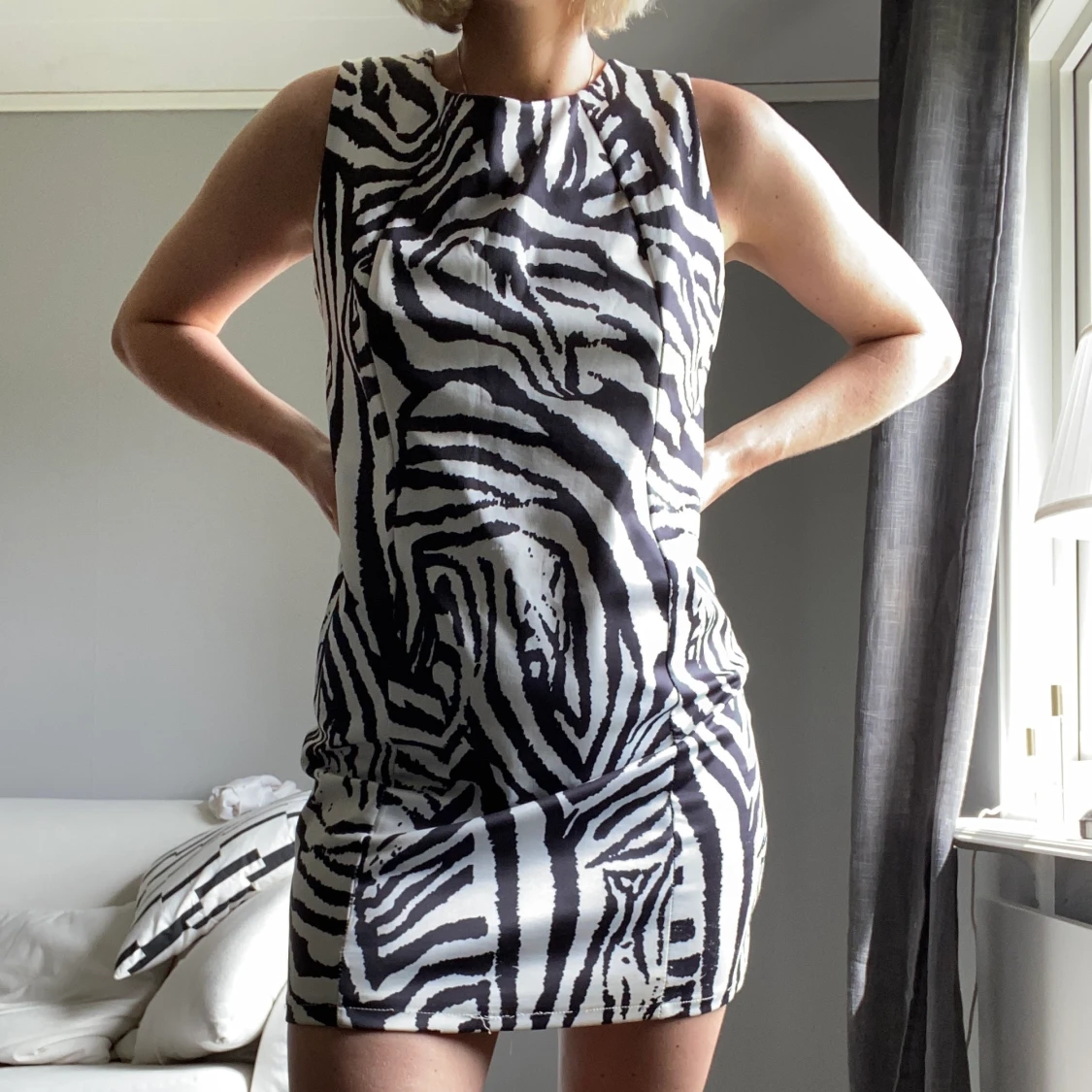 Stretchig zebraklänning - 91