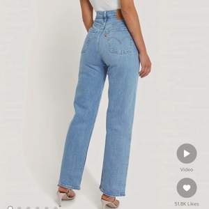 Nya jeans i storlek 27, motsvarar typ 36. Köpte för 1300 kr, säljer för 300 kr +frakt❤️