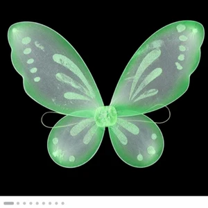 GRÖNA VINGAR - Perfekt nu till Halloween! Väldigt bra kvalitet och de kan användas för att vara en fé / tingeling 💚 💚 💚 Nypris: 297kr! Säljer för 169 inkl frakt!!!