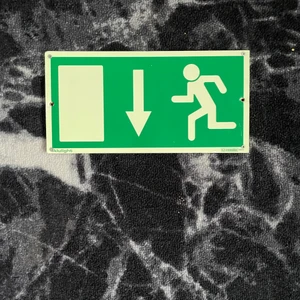 Exit skylt - Inte lätt att få tag i och fortfarande riktigt bra skick👍