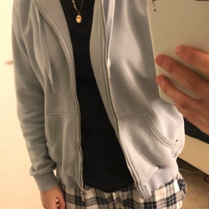 Huvtröja - Sälejer då den inte kommer till andvöndning längre, använd men fint skick