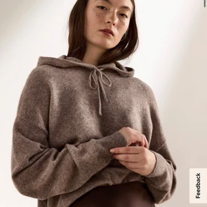 Lindex finstickad hoodie - SLUTSÅLD Säljer för 150kr. Använd 2 gånger❤️ storlek XS men stor i storleken så passar S och M