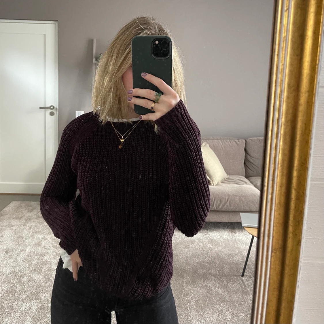Mörklila stickad tröja
