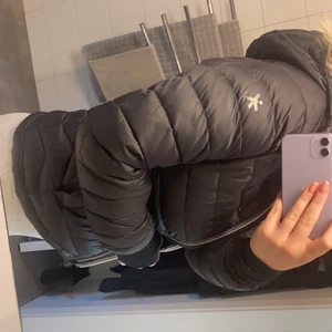 Everest jacka - Everest jacka, bra skick, lite figursydd!! Köpt för 900