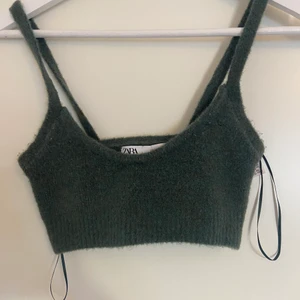 Ylle topp - Super söt topp som tyvärr inte kommit till användning. Enbart använd 1 gång och därav i super bra skick!