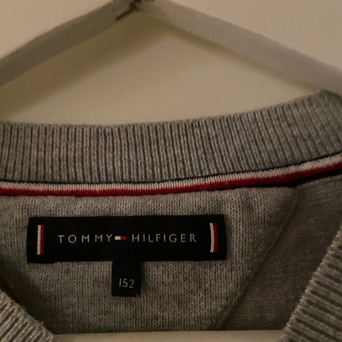 Tommy Hilfiger - 26