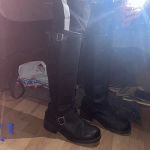 Äkta Johnny bulls skor, storlek 38! - Säljer ett par skit snygga Johnny bulls skor i storlek 38. Köparen står för frakten💕 För fler frågor så tveka inte på att kontakta mig. 