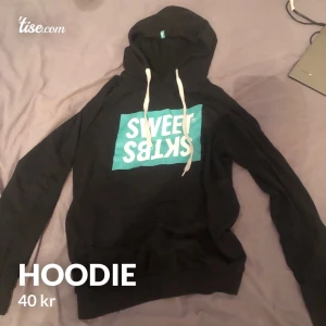 Hoodie  - Hoodie storlek S💕 jätte bra skick