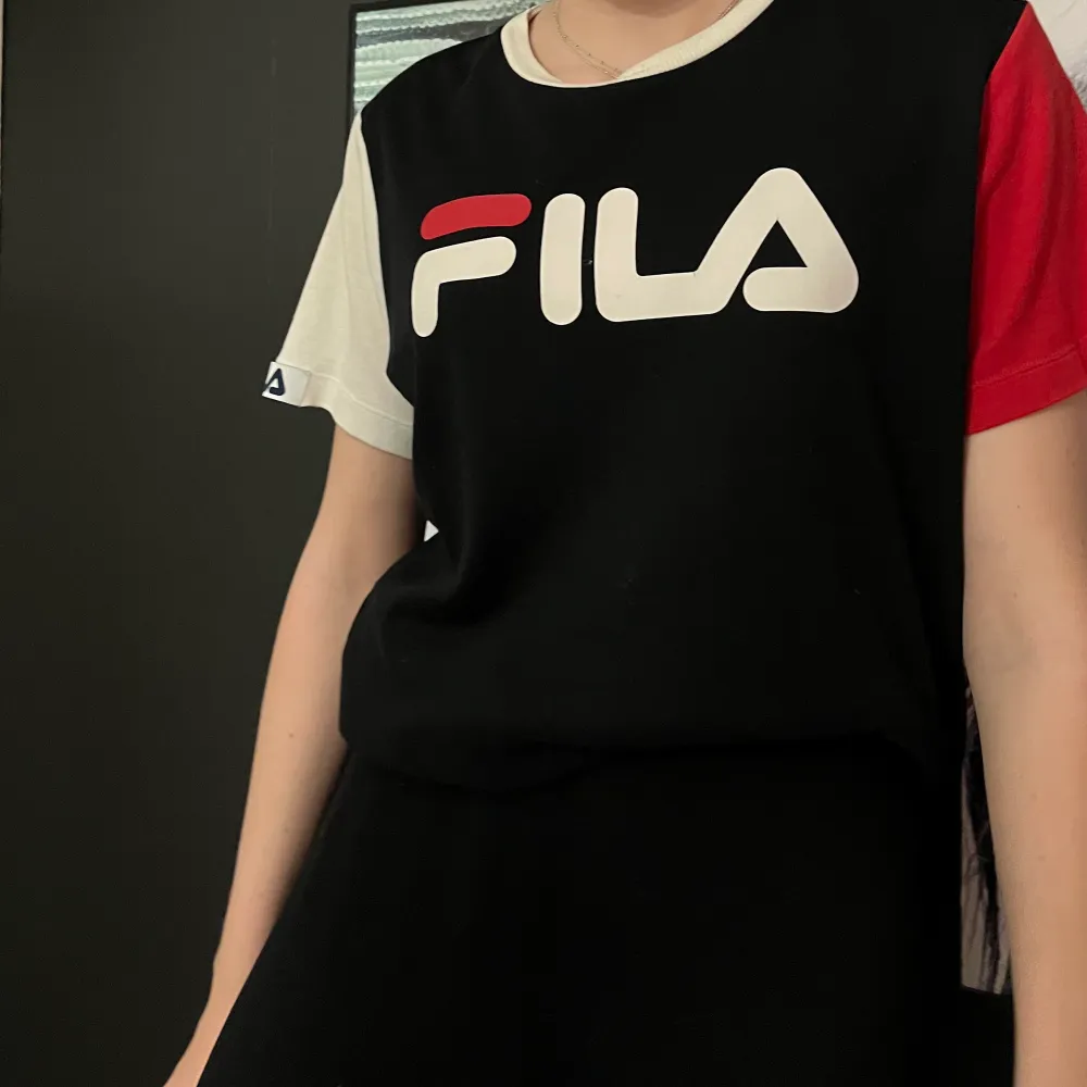 En T-shirt från Fila ✨ Frakt tillkommer!. T-shirts.