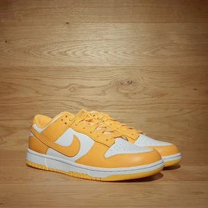 Nike Dunk Low "Laser Orange" - Nike Dunk Low "Laser Orange"  - Sizes: Us 7.5w/Eu 38.5 Sold out Us 8w/Eu 39 Sold out Us 8.5w/Eu 40 Sold out Us 10w/EU 42 Sold out - Price: 2299kr - Brand new - All og  For any further questions or pictures regarding the product, dm us or mail contact.yzyresell@gmail.com