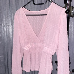 Blus  - Använt den en gång. Den är i bra skick