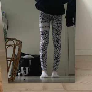 Stronger tights - Ett par stronger tights som jag aldrig använder. Inte tillgängliga längre. Skicket är superbra inga hål eller nånting. 