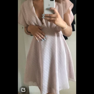 Samsøe samsøe klänning - Jättefin rosa klänning från samsøe samsøe i nyskick🥰