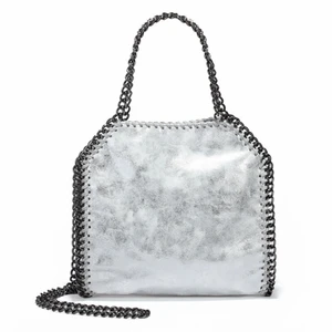 Stella McCartney liknande väska  - Finns 3 stycken. Aldrig använda. Liknar Stella McCartney FALABELLA TINY TOTE.