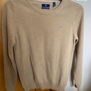 Gant tröja - Oanvänd tröja från gant i lammull. Endast hängt i garderoben. Pris kan diskuteras. Köparen står för frakt.