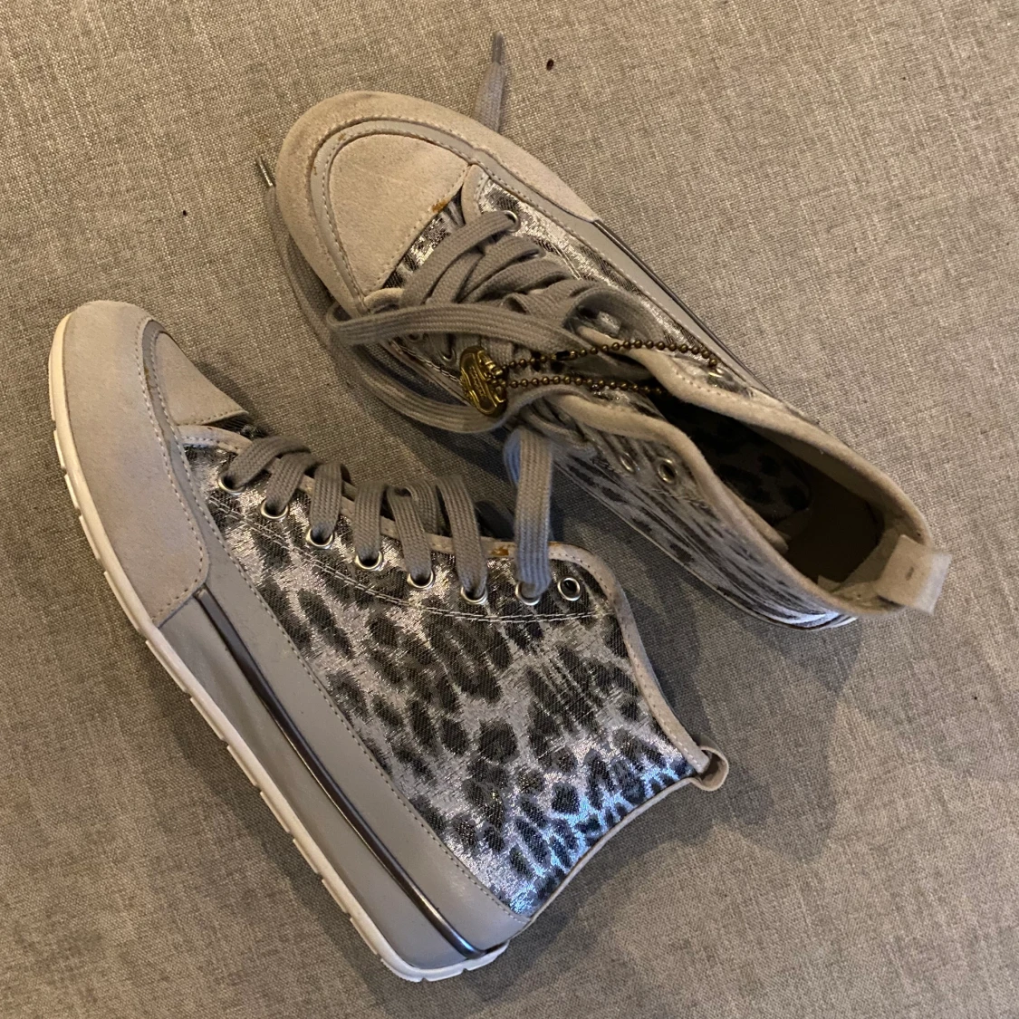 Oanvända skor ifrån NOVITA