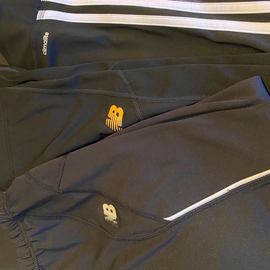 New Balance och Adidas - 90