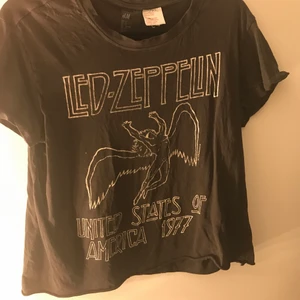 Tröja - Fin tröja från hm helt ny! Kontakta mig för mer bilder eller frågor😍kan fraktas