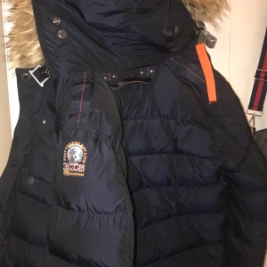 Parajumpers vinterjacka - Parajumpers vinterjacka i fint använt skick