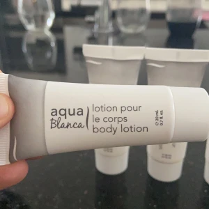 Body lotion 🧴  - Body lotion med väldig naturel lukt och är återfuktande och är typ slut på i hela Sverige  och är tio per styck ❤️☺️