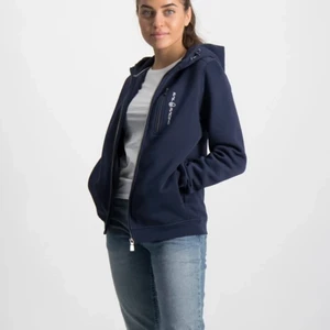 Sail racing  - Ska sälja min fina sail racing kofta som har blivit för liten på mig köpte den för ett halv år sedan från kidsbrandstore för 809kr skriv till mig på dm så kan jag skicka bilder på koftan den ser helt ny ut.