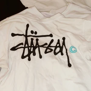 Div. tröjor - Säljer många av mina gamla tröjor som inte används längre. Finns fler än dom på bild, från bla. CDG och places+faces. Allt är i bra men använt skick. Storlekar är oftast S. För mer info och bilder, skriv!