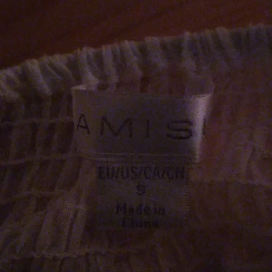 Klänning - Lång fin klänning inte så gammal typ använd två gånger inlägg där uppe vid bröstet 😄