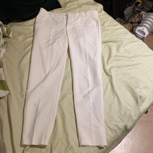 Vita kostymbyxor, 36 - Strl 36 / S. I använt men fint skick. 