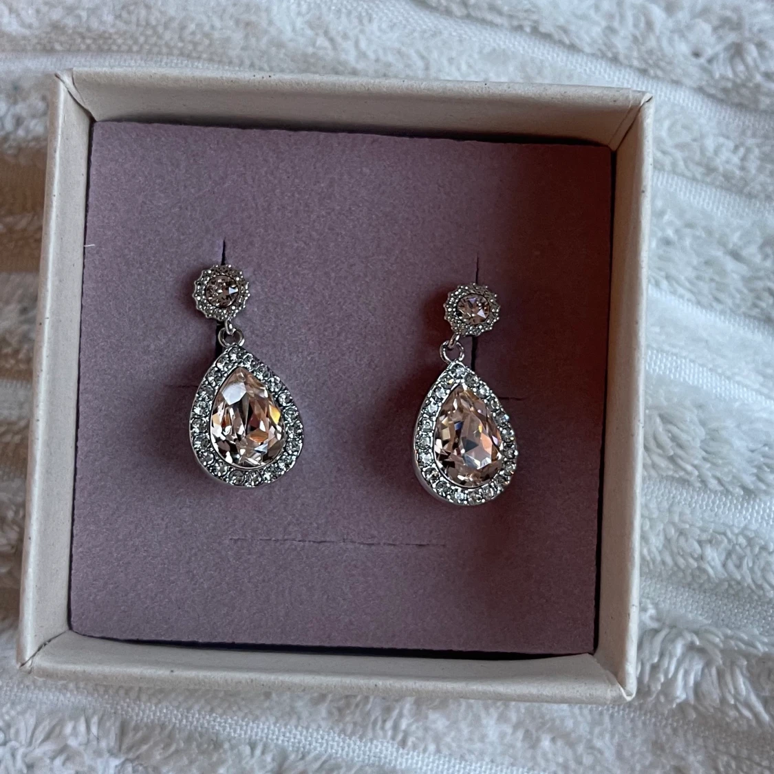 Lily and rose örhängen 