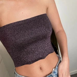 Glitter topp från zara - Första bilden är lånad! Glitter topp från zara som tyvärr inte kommer till användning längre 