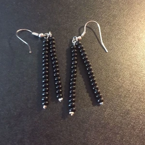 Smycken  - Finns i olika färger 