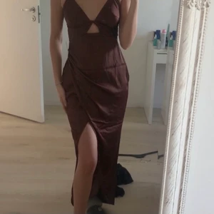 Nelly - Klänning, aldrig använd med prislapp, nypris 799 säljs för 500kr