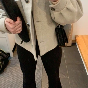 Jacka ifrån Nakd - Superfin jacka ifrån nakd. Perfekt nu till våren och även hösten!! Säljer pågrund av att jag inte får så mycket användning för den längre💗💗