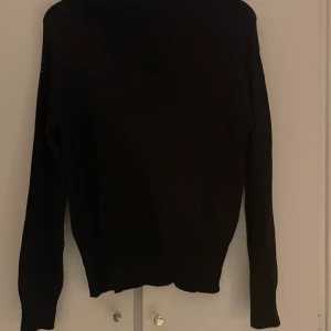 Stickad tröja - As najs stickad tröja i bomull från Lager 157, storlek Xs/s, 90kr💓
