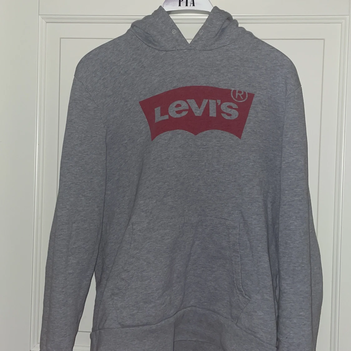Grå levis hoodie  - 90