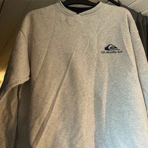 Tröja - Jag har aldrig använt denna. Säljer pga att den inte är min stil. Skriv privat om du har några frågor :) pris kan diskuteras. <3