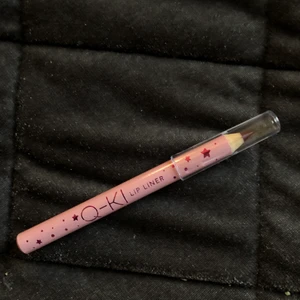Läppenna  - Läppenna från ”Q-KI”! Ny och oanvänd! Skriv om du vill ha fler närmare bilder✌🏻