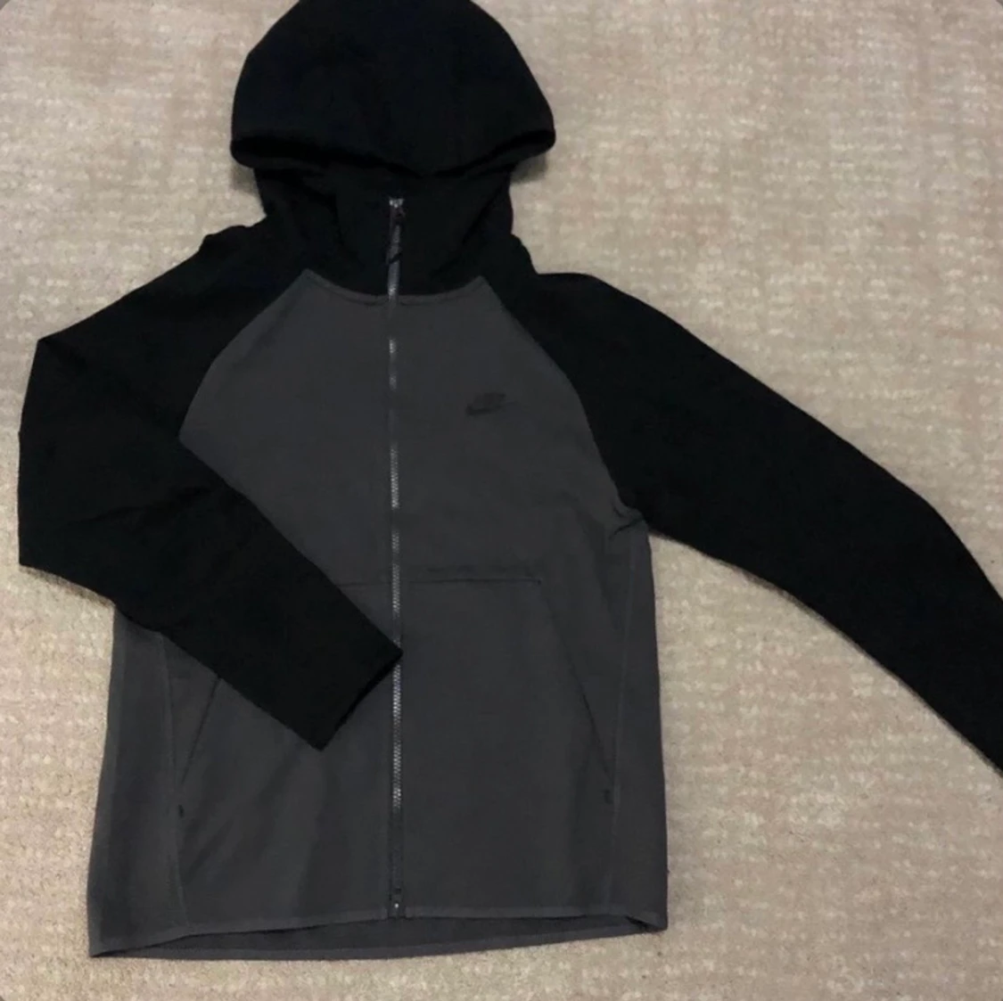 Nike tech fleece old school