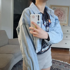 Jeansjacka  - Blå jeansjacka aldrig använd🧥