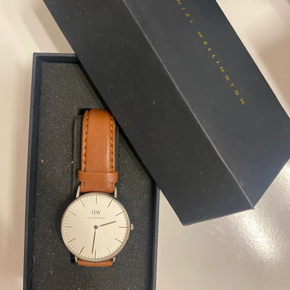 Daniel Wellington klocka, äkta . Accessoarer.