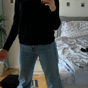 Höst tröja i storlek m - Gullig höst tröja med lite volang