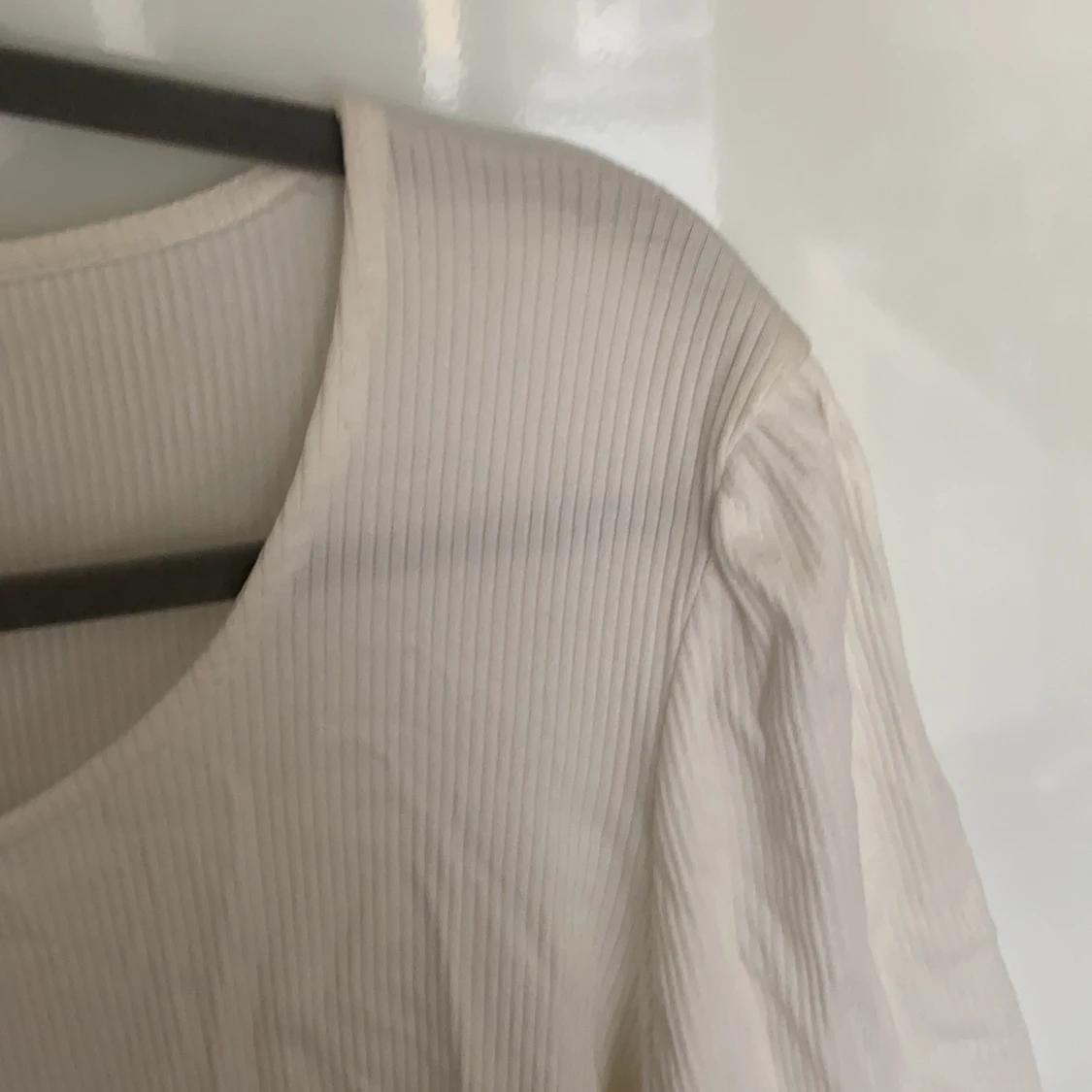 Benvit tröja från Bik Bok, stl L - 90