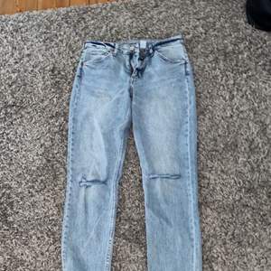 Jeans inte mycket andvända säljes pågrund av att dom är förstora 
