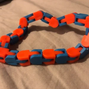 Wacky track 🩴 - Nån fidget toy.
