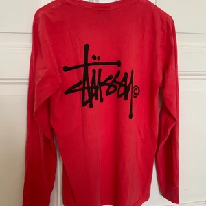 Stussy sweatshirt  - Nästan helt oanvänd, storlek XS men lite oversized. 