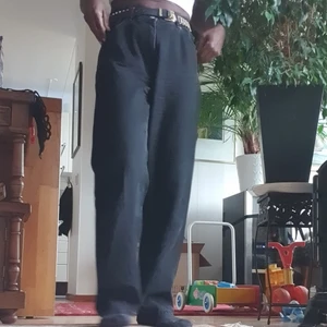 Super koola unisex jeans  - I mycket bra skick som ni ser och unik