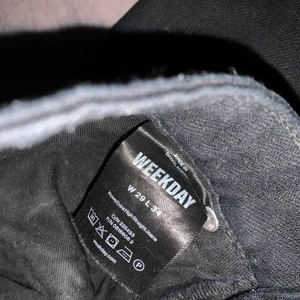 Weekday jeans  - super fina jeans från Weekday i modellen Rowe. Använt ett fåtal gånger men har inte någon användning för de längre. Längden är bra på mig och är ca 165<33