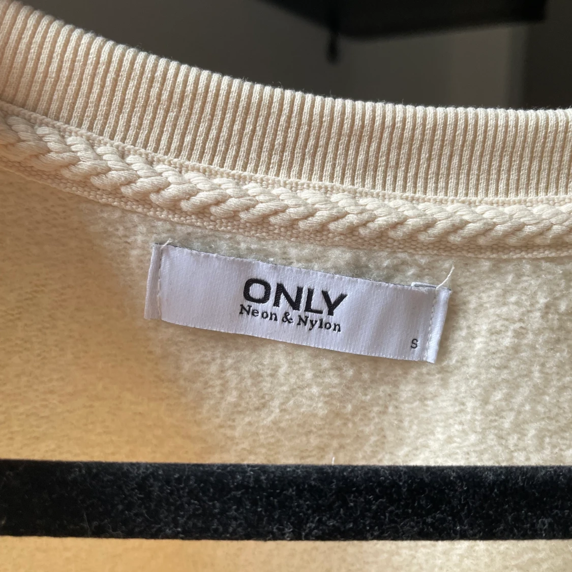 Collagetröja från Only - 90